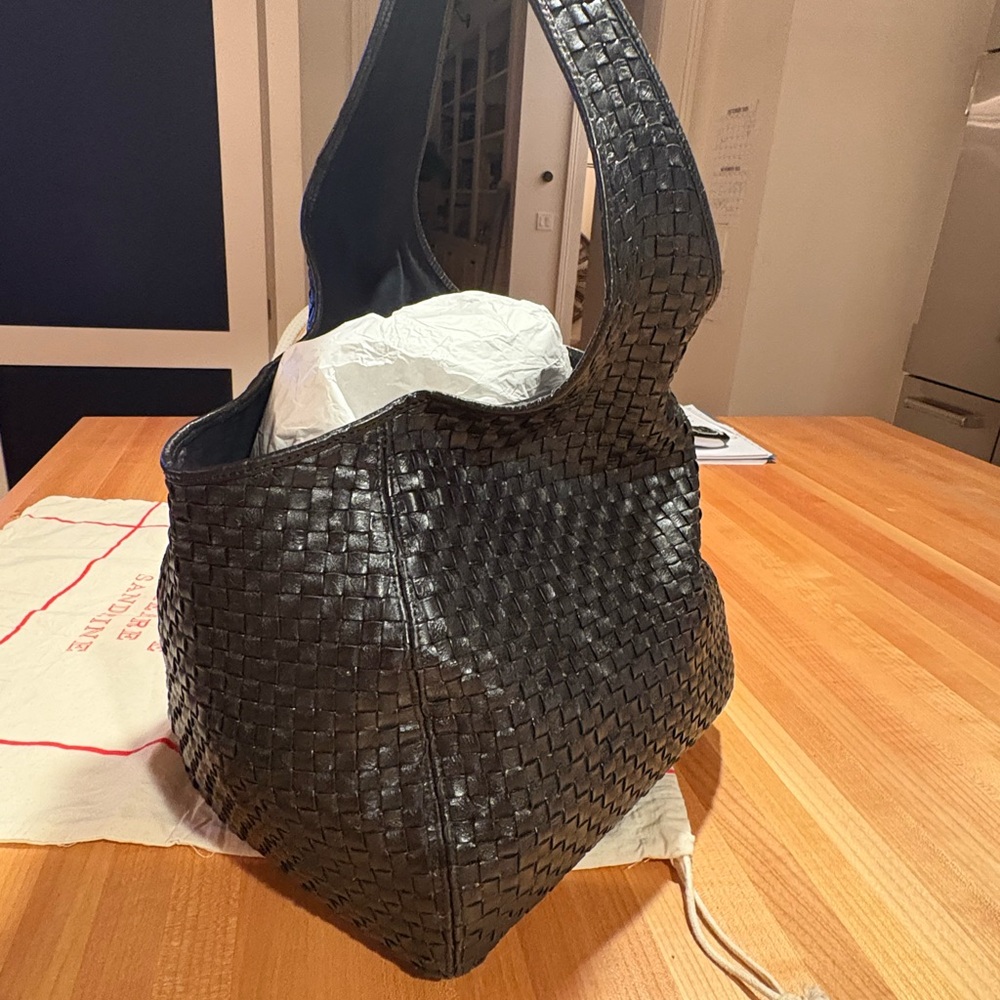 Gorgeous Claire V black Bando bag 
Excellent condition .  Worn only 2 times - Picture 3 of 8